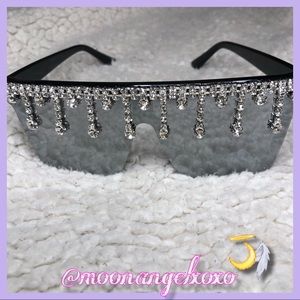 ✨Silver & Black Mirrored Sunglasses✨